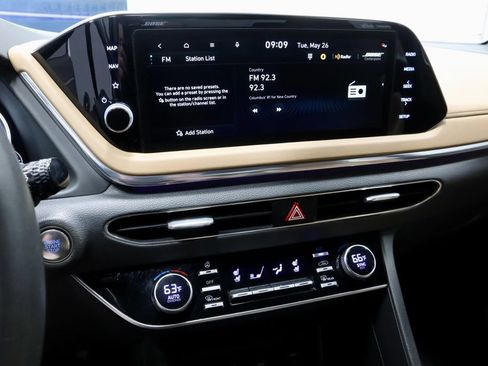 Used 2023 Hyundai Sonata Limited w/ Preferred Accessory Package FWD image 34