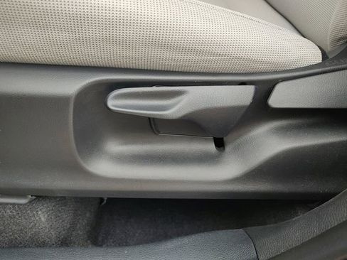 Used 2025 Toyota Corolla Cross L FWD image 26