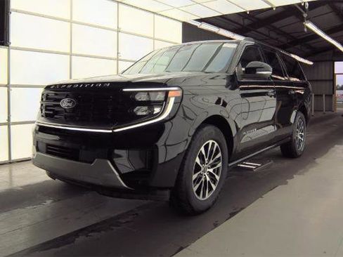 Used 2025 Ford Expedition Max Platinum AWD/4WD image 1