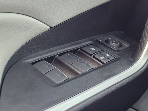 Used 2023 Toyota RAV4 XLE Premium image 15