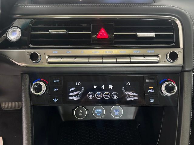 Used 2025 Genesis G70 2.5T RWD image 7
