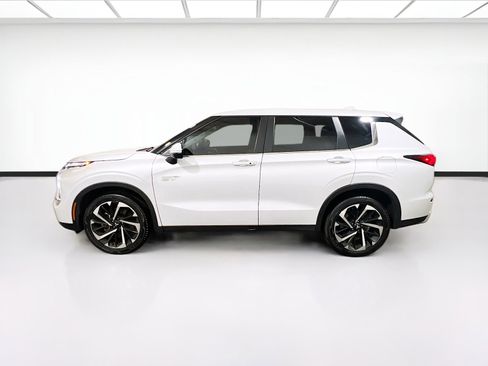Used 2023 Mitsubishi Outlander SE image 24