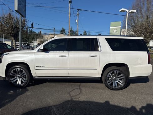 Used 2019 GMC Yukon XL Denali w/ Denali Ultimate Package image 2
