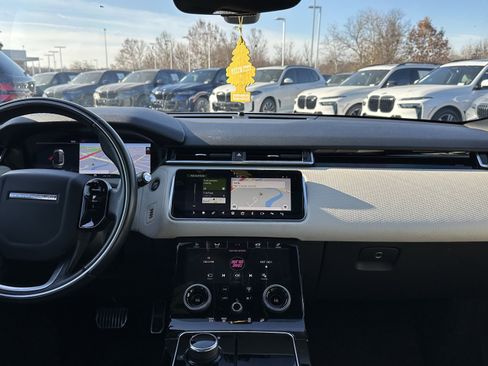 Used 2019 Land Rover Range Rover Velar R-Dynamic SE image 31