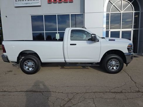 Used 2025 RAM 2500 Tradesman AWD/4WD image 3