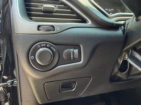 Used 2021 Jeep Cherokee Latitude AWD/4WD image 26
