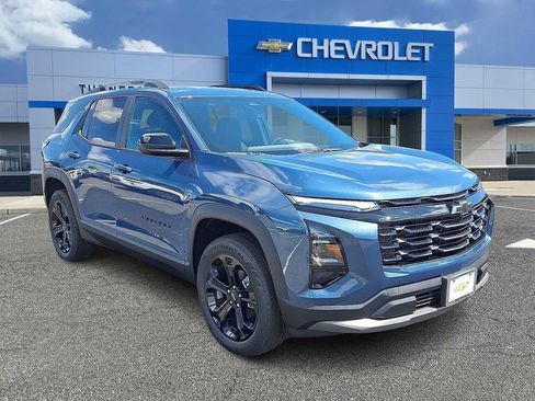 New 2026 Chevrolet Equinox LT w/ Midnight Edition FWD image 2