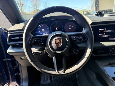 Certified 2024 Porsche Macan 4 Electric image 15