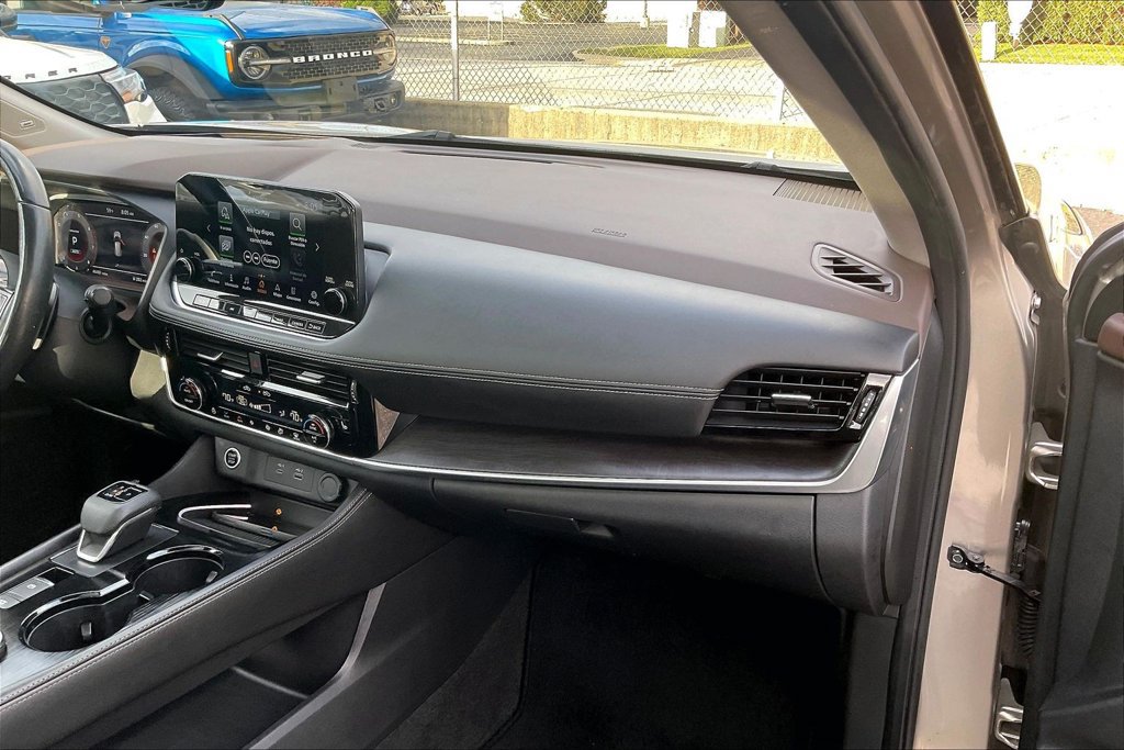 Used 2022 Nissan Rogue Platinum w/ Head-Up Display Package AWD/4WD image 15