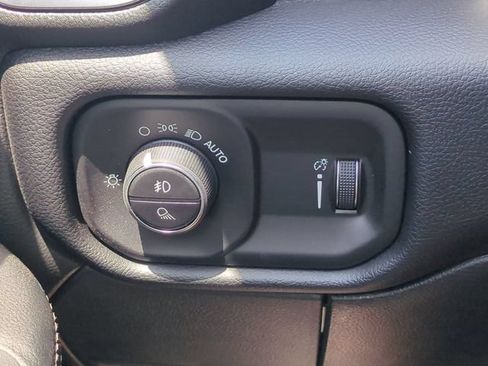 New 2026 RAM 2500 Big Horn AWD/4WD image 18