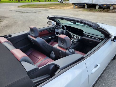 Used 2024 Ford Mustang GT Premium image 14