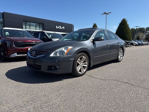 Used 2012 Nissan Altima 3.5 SR w/ Sport Pkg image 2
