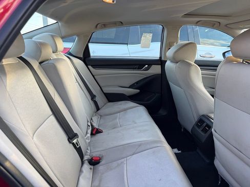 Used 2018 Honda Accord EX image 11
