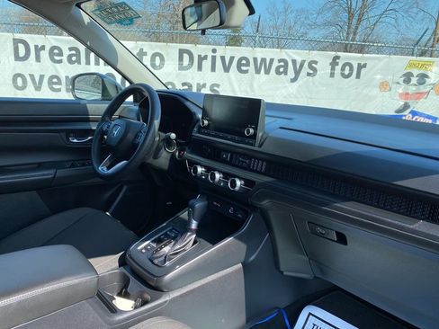 Used 2025 Honda CR-V LX image 17