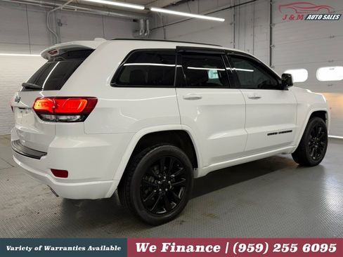 Used 2018 Jeep Grand Cherokee Altitude AWD/4WD image 7