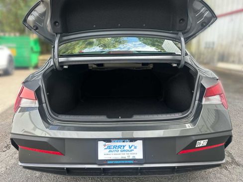 New 2025 Hyundai Elantra Sport image 19