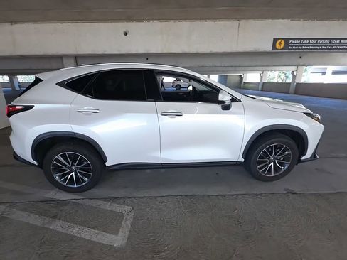 Used 2024 Lexus NX 250 FWD image 2