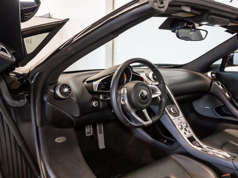 Used 2013 McLaren MP4-12C Spider RWD image 32