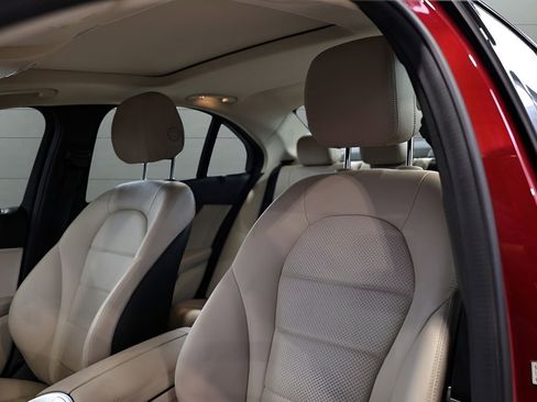 Used 2020 Mercedes-Benz C 300 4MATIC Sedan image 2