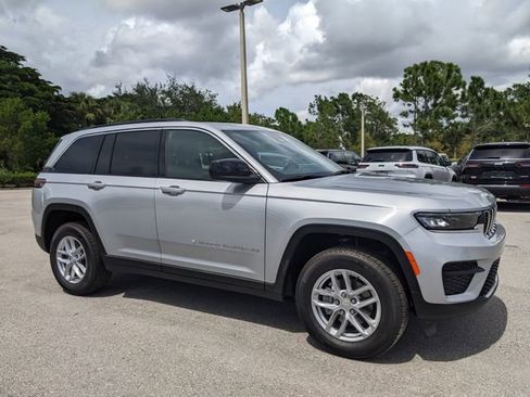 New 2025 Jeep Grand Cherokee Laredo X image 2