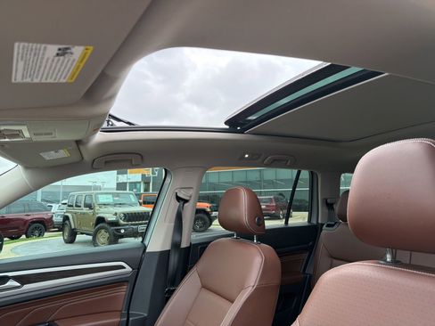 Used 2023 Volkswagen Atlas SE w/ Panoramic Sunroof Package AWD/4WD image 14