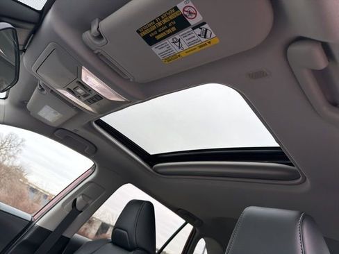 Used 2023 Toyota RAV4 XLE Premium image 14