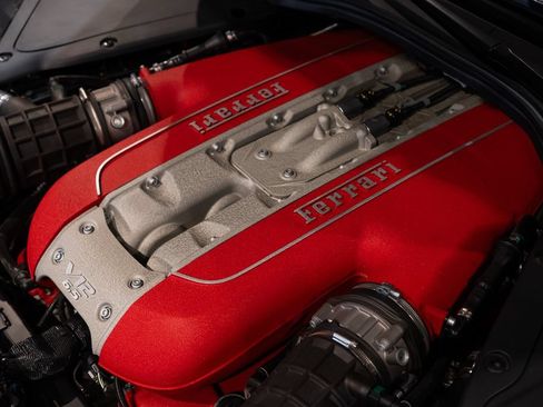 Certified 2022 Ferrari 812 GTS RWD image 19