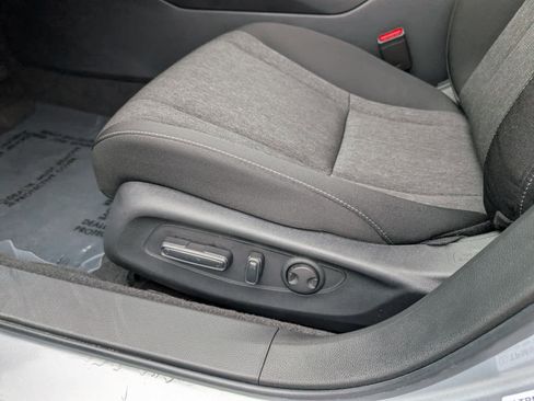 Certified 2025 Honda Accord SE image 19