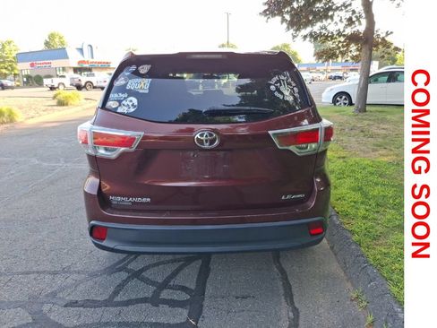 Used 2014 Toyota Highlander LE AWD/4WD image 5