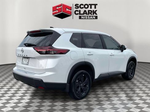 Used 2026 Nissan Rogue SV FWD image 6