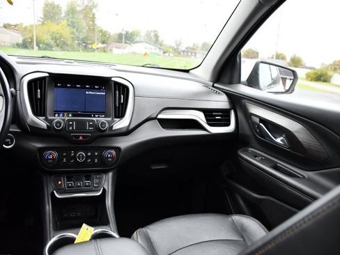 Used 2020 GMC Terrain SLT image 16