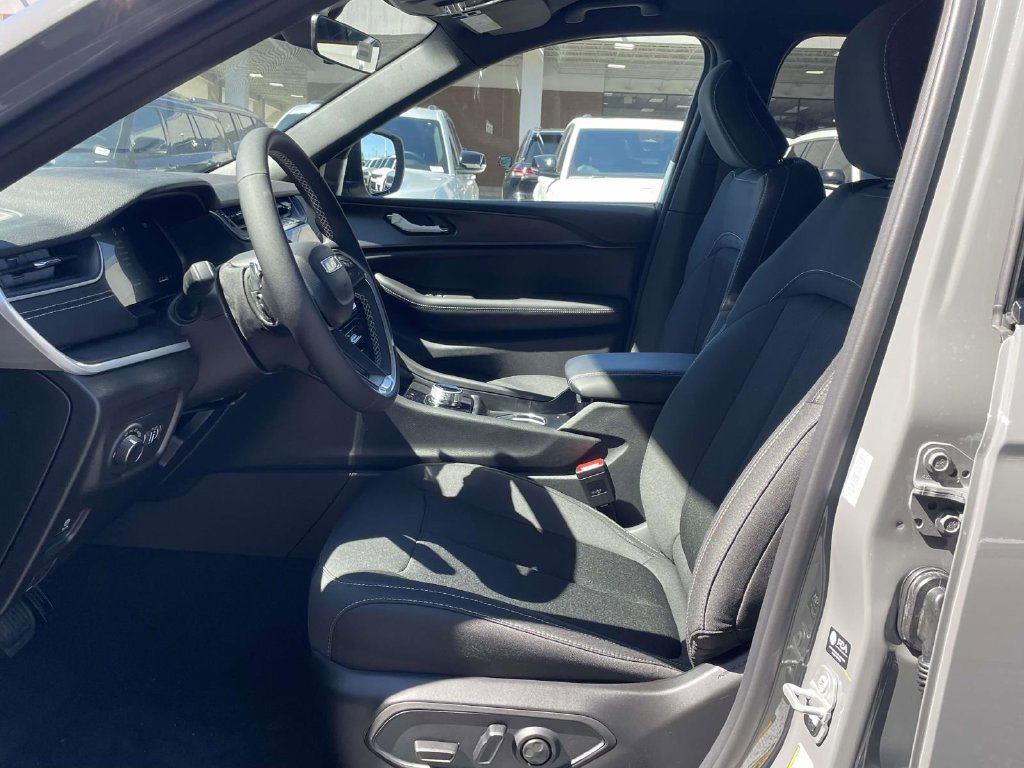New 2027 Jeep Grand Cherokee 4WD image 24