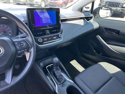 Used 2025 Toyota Corolla LE image 14