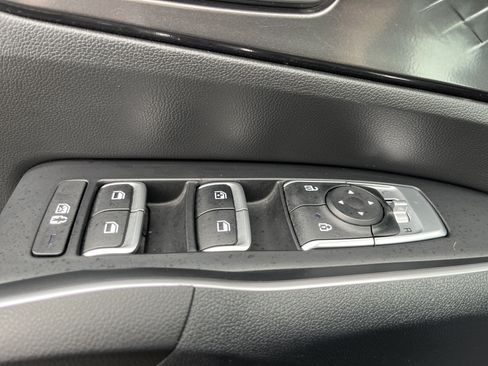 Used 2023 Kia Sorento S FWD image 11