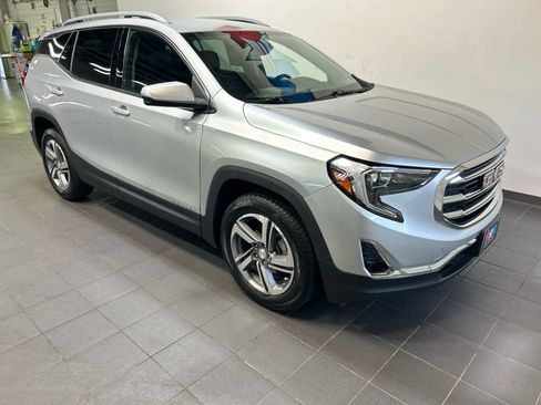 Used 2020 GMC Terrain SLT AWD/4WD image 2