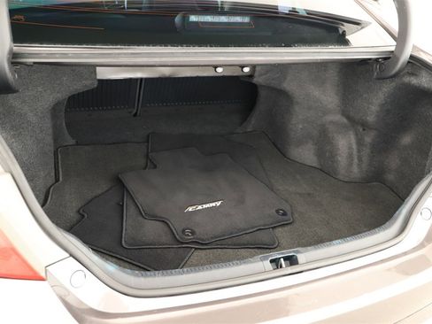 Used 2015 Toyota Camry XLE image 29