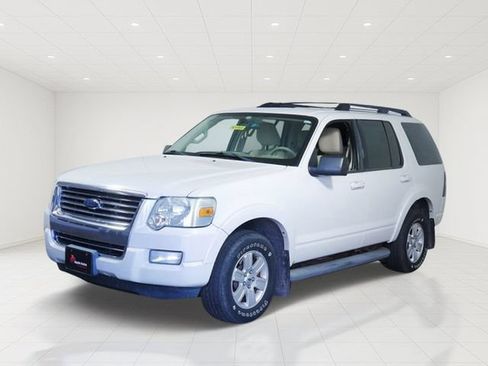 Used 2010 Ford Explorer XLT AWD/4WD image 3