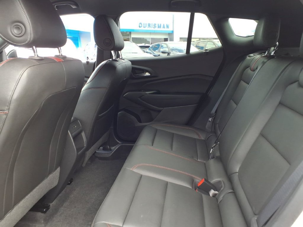 Used 2025 Chevrolet Trax RS w/ Driver Confidence Package FWD image 16