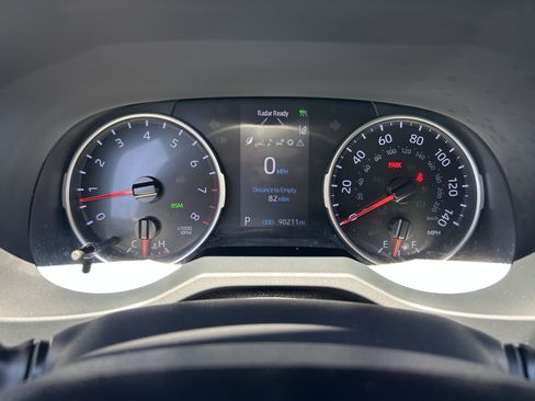 Used 2019 Toyota RAV4 XLE w/ Convenience Package FWD image 25