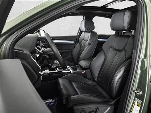Certified 2025 Audi Q5 2.0T Premium Plus w/ Premium Plus Package image 17