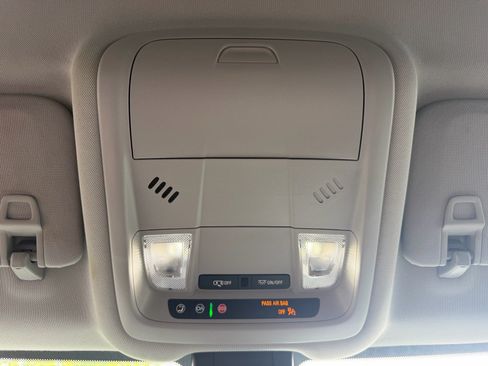 Used 2024 GMC Terrain SLE AWD/4WD image 47