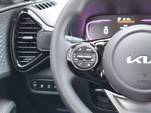 Used 2025 Kia Soul S image 21