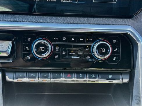 Used 2022 GMC Sierra 1500 Denali w/ Denali Reserve Package AWD/4WD image 17