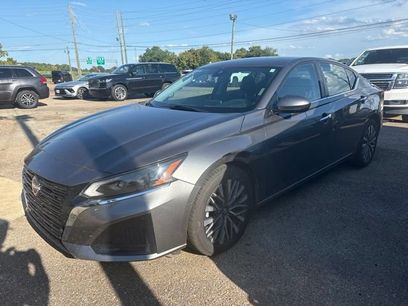 Used 2023 Nissan Altima 2.5 SV