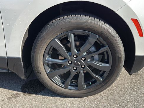 Used 2023 Chevrolet Equinox RS w/ RS Leather Package FWD image 17