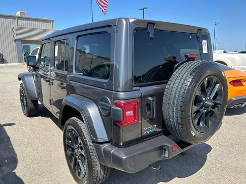 Used 2025 Jeep Wrangler Unlimited Sahara w/ Safety Group AWD/4WD image 5