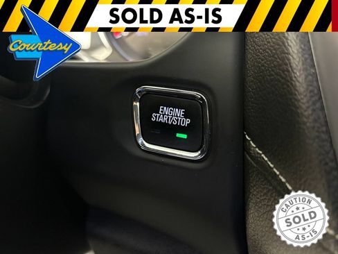 Used 2020 GMC Acadia SLE w/ Driver Convenience Package FWD image 21