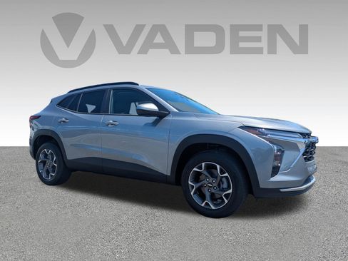 New 2026 Chevrolet Trax LT FWD image 3