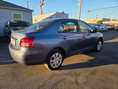 Used 2012 Toyota Yaris Sedan FWD image 3