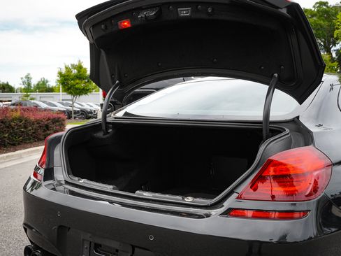 Used 2014 BMW M6 Coupe w/ Executive Package RWD image 29